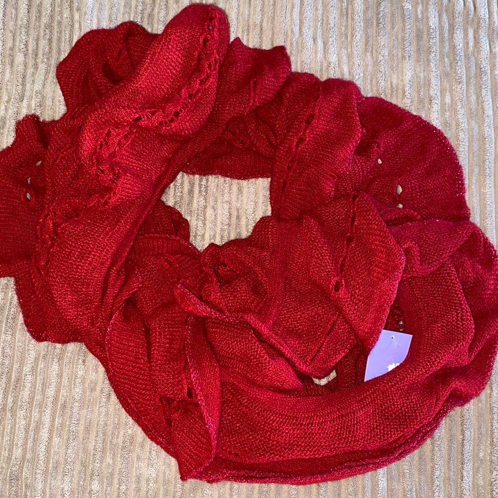 🆕Claire’s Red sweater knit scarf